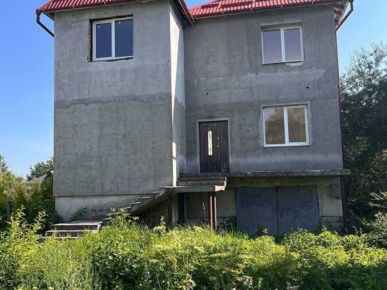 Продається просторий будинок в районі міського озера Івано-Франківськ