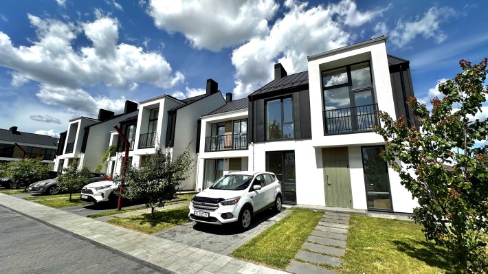 Кутовий таунхаус в КМ, Ірпінь ,3 сотки, 130м2,з дизайн проєктом, без % - фото 1