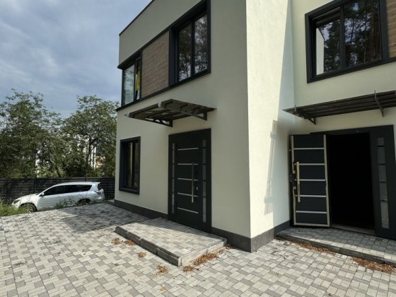 Дом кирпичный с документами газ под участком центральные коммуникации Ирпень