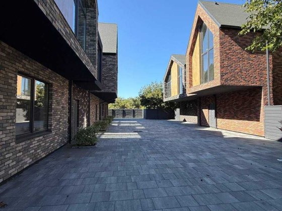 Дуплекс в центрі Ірпеня 150м від парку Незнайки,поруч садок та школа! Ірпінь