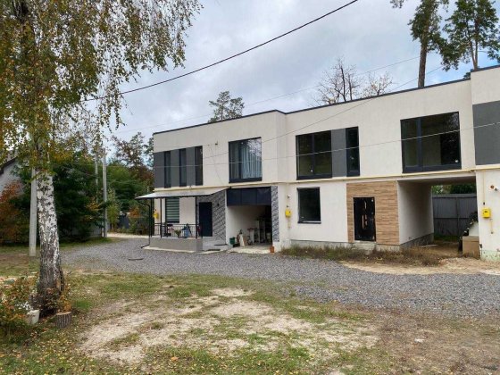 Таун по низу ринка в районі Центрального парку,під чистову! Ірпінь