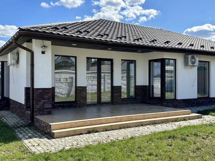 Одноповерховий будинок з ремонтом в Бучі. 220 тис. Без комісії - фото 1