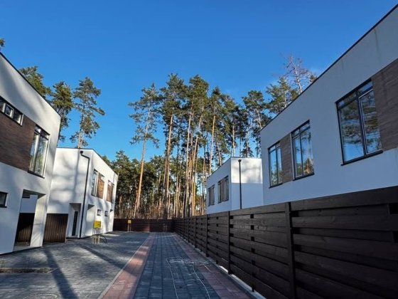 Сучасний, готовий  дуплекс в Бучі. Є газ, мін оформлення. Буча