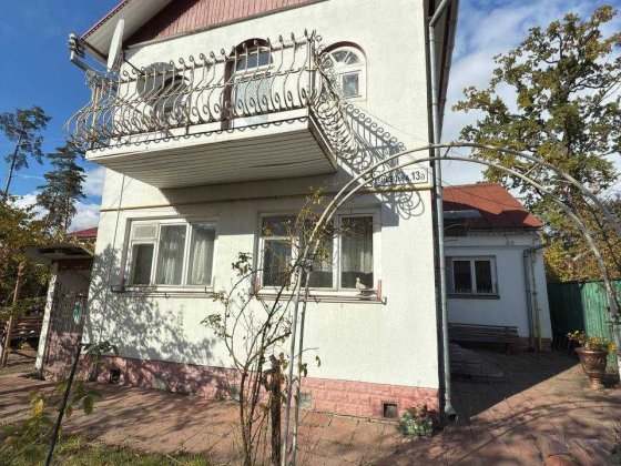 Продам частину будинку у Бучі, район Академії Спорту Буча