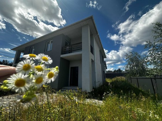 Дуплекс з великою ділянкою в Бучі Буча