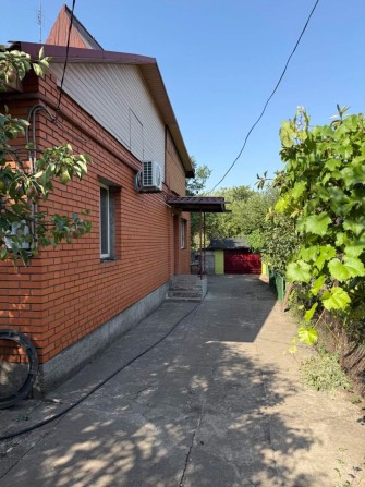 Продаж приватного будинку з земельною ділянкою - фото 1