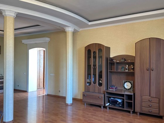 Продам гарний будинок у Центрально-міському районі (Карачуни) Кривий Ріг