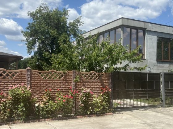 ДОМ в тихом , спокойном районе Кривий Ріг