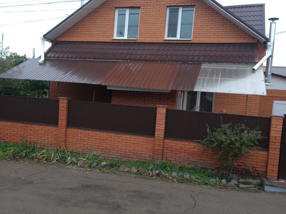 Продається дво-поверховий будинок  на два входи на дві сім'ї . 10 сот. Бориспіль