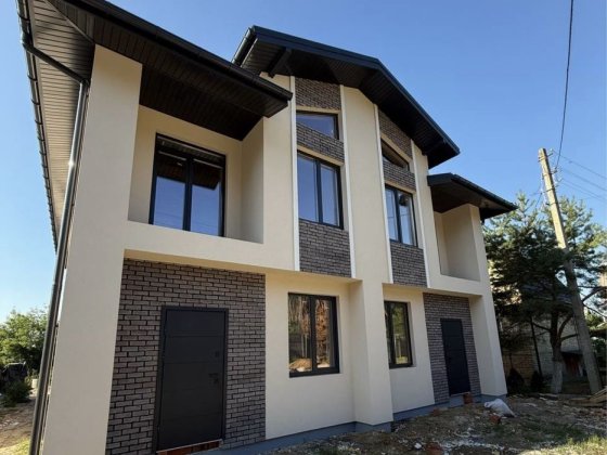 Готовий до ремонту Дуплекс, якісне будівництво. Напроти ліс Ирпень