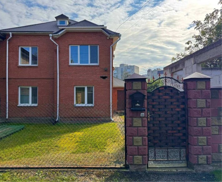 Продаж автономної частини будинку в центрі м Луцька - фото 1