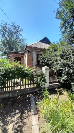 Будинок 65 м.кв. 10сот землі, біля школи ном.2 - фото 1