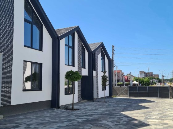 Таунхаус поруч з ЖК Idilika з наповненням - всі центральні комунікації Буча