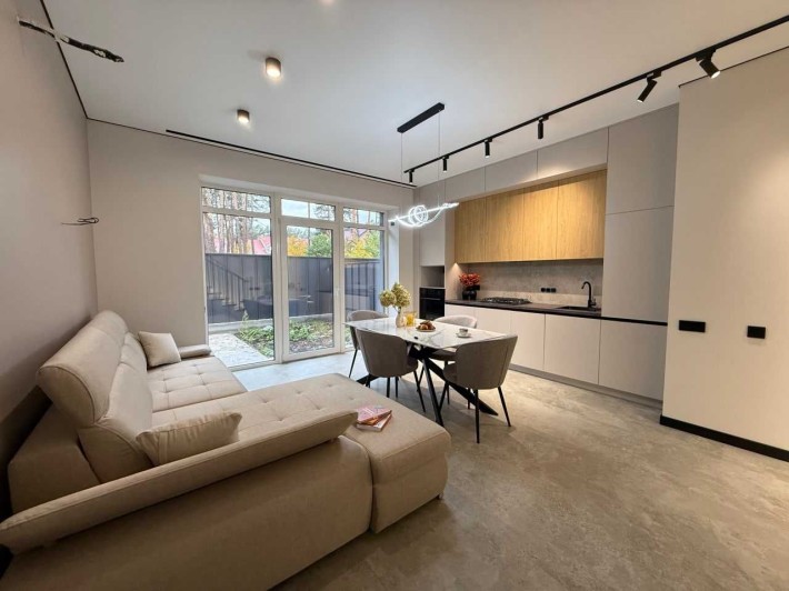 Будинок з ремонтом, технікою. ГАЗ, міські комунікації. Центр - фото 1