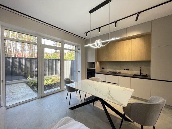 Таунхаус з якісним ремонтом в самому серці міста Ірпінь в зеленій зоні Ирпень