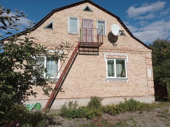 Клавдієво-продам капітальний будинок  біля лісу ! Буча