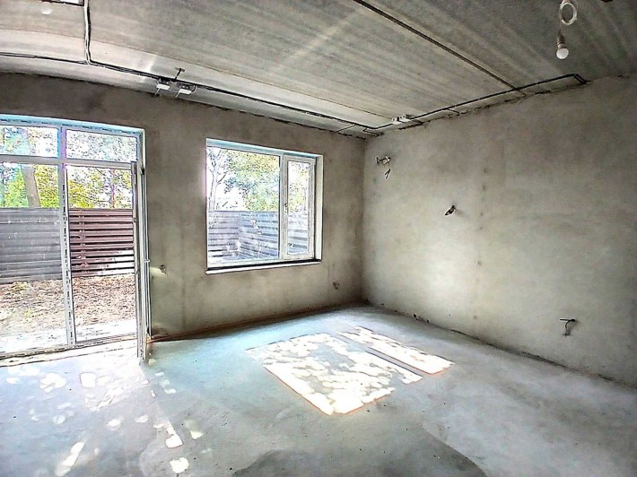 Таунхаус в Ірпені вже зі світлом та опаленням! - фото 1