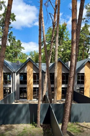 Будинок, що межує з парком! Газ, міські комунікації! - фото 1