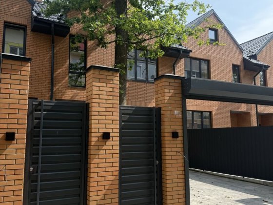 Таунхаус в центрі Ірпеня! З окремим двором і заїздом Ірпінь