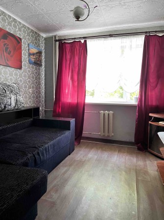 Продам чистую комнату с ремонтом. Центр Черноморска. - фото 1