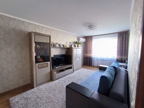 Продам двух комнатную квартиру на ПХЗ Павлоград