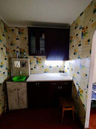 Продаж кімнати в гуртожитку | 3-й пов. | Центр | 18 кв.м. - фото 1