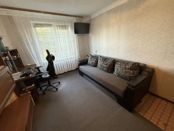 Кімната з ремонтом в гуртожитку по вул. Гвардійській