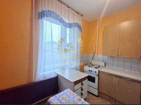 Продаються дві кімнати в 3-х кімнатній квартирі в Деснянському р-ні Київ