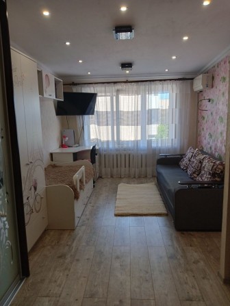 Кімната в комунальній квартирі поруч з метро Нивки - фото 1