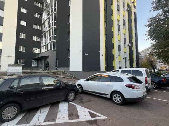 Продаються 2 роздільні кімнати в гуртожитку  зі своїм санвузлом Житомир