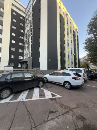 Продаються 2 роздільні кімнати в гуртожитку  зі своїм санвузлом - фото 1