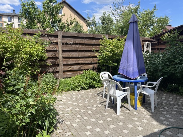 ТЕРМІНОВИЙ продаж! Таунхаус 78 м² | Центр Бучі | Ремонт, меблі, газ - фото 1