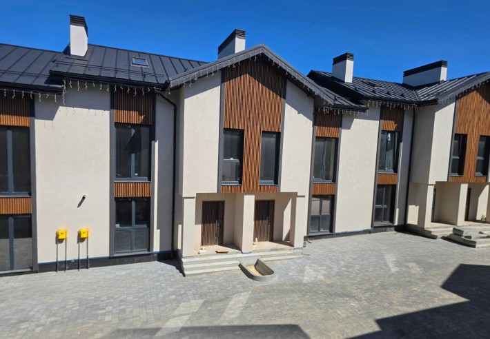 Триповерховий таун ГАЗ, міські комунікації Парк Незнайко - 3хв пішки - фото 1