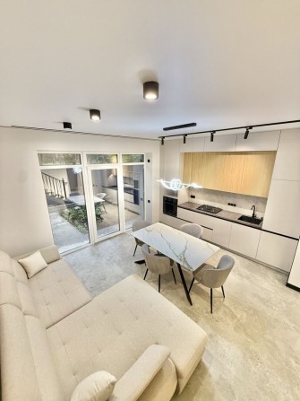 Таунхаус з ремонтом у центрі Ірпеня - фото 1