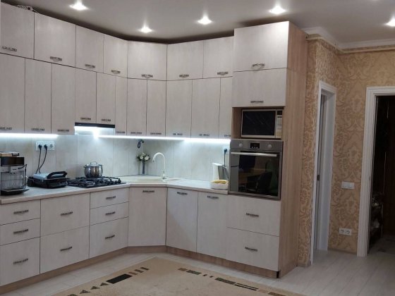 Таунхаус з дорогим ремонтом в центрі! Школа, садочок через дорогу! Буча