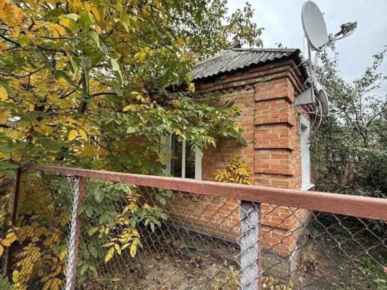 Продам будинок з усіма комунікаціями, 64кв.м. з власним двором Полтава
