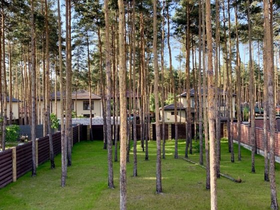 Дом с ремонтом на 15 сотках  в Лесной Буче Буча