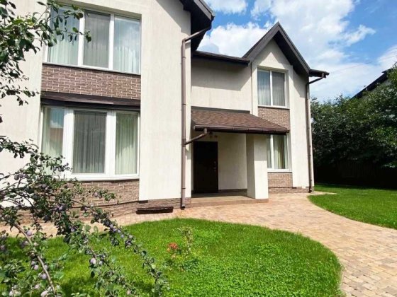 Затишний будинок з ремонтом і підвалом в центрі Бучі, 200м2, 6 соток Буча