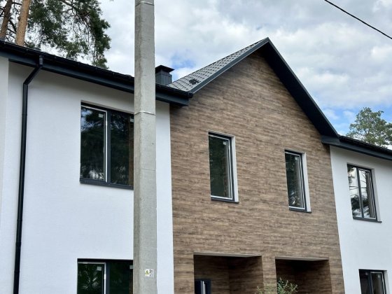 Дуплекс у лісовій Бучі. Район Річ Таун Буча. 115 000 $ Буча