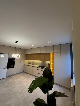 Таунхаус біля лісу, готовий до ремонту - фото 1