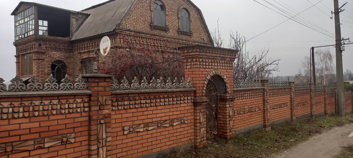 Продаётся Дом  под ремонт - фото 1