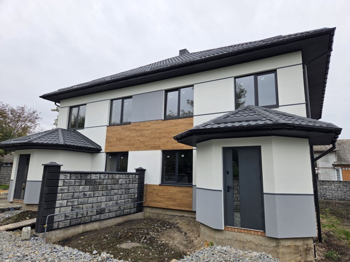 Власник. Продам котедж м.Рівне  вул.Залізнична 5/а Басівкут. - фото 1