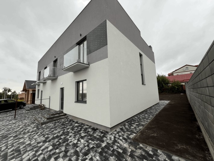 Продам котедж з ремонтом! - фото 1