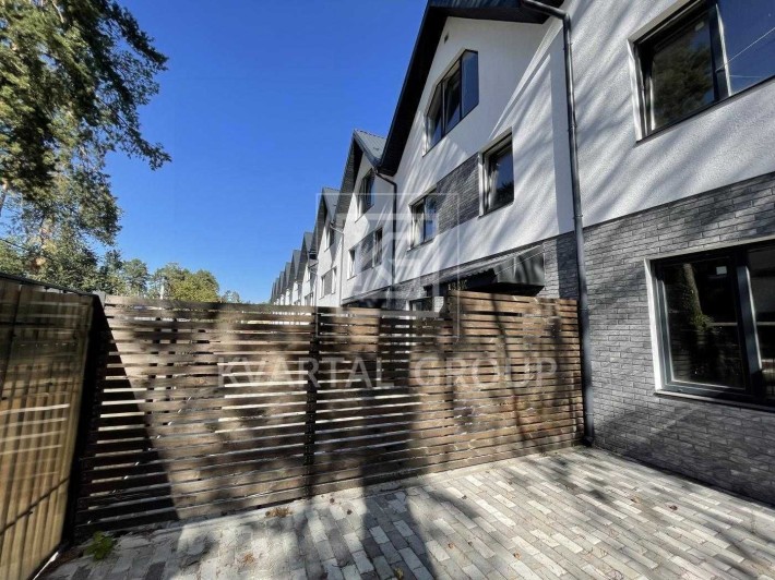 Таун в Бучі по вул.Тарасівська ,центральні комунікації - фото 1