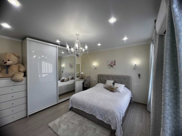 Будинок з ремонтом і меблями в центрі міста!Мінімалне оформлення!Газ! - фото 1