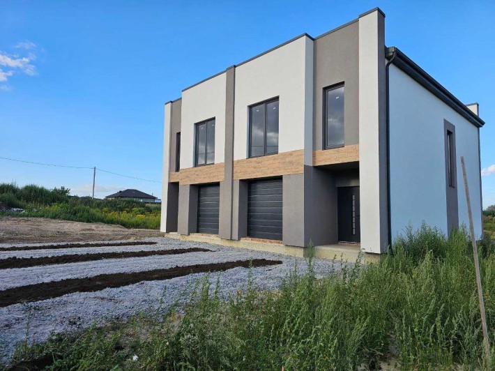 Готовий котедж з парканом в першій лінії масив Макарова - фото 1