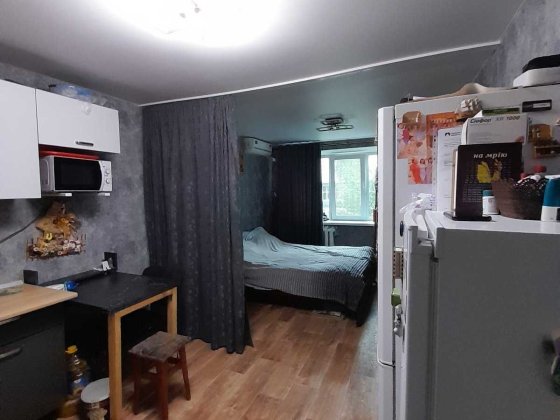 Продам простору кімнату з ремонтом у гуртожитку на Празькій 12 Київ