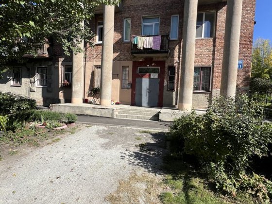 Продам гостинку на Салтовке,Автострадная набережная 11 Харьков