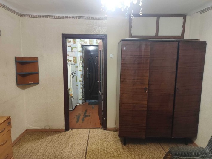 Продам гостинку, пер. Зерновой, 4/5, Кирпичный дом 9000 - фото 1