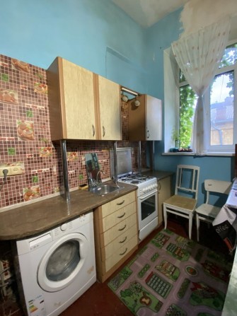 У продажу кімната у двохкімнатній квартирі у ценрі. - фото 1